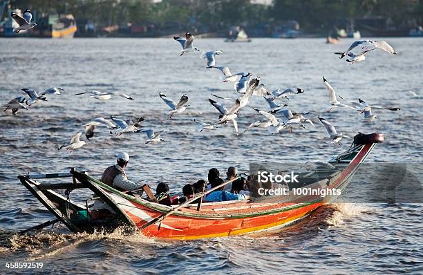 Port Yangon Myanmar - zdjęcia stockowe i więcej obrazów Azja - Azja, Azjaci, Dorosły
