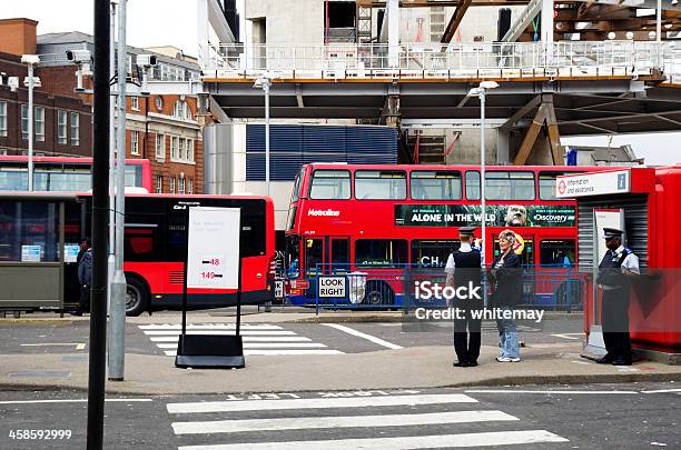 London Bridge Station Concourse Stockfoto und mehr Bilder von Bushaltestelle - Bushaltestelle, London - England, Aktivitäten und Sport