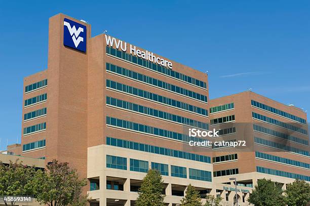 Universidade Da Virgínia Ocidental Campus Ruby Memorial Hospital - Fotografias de stock e mais imagens de Virgínia Ocidental - Estado dos EUA