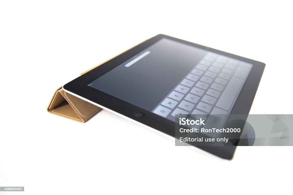 Apple Ipad 2, 갈색 가죽 스마트네트워크 커버 - 로열티 프리 iPad 스톡 사진