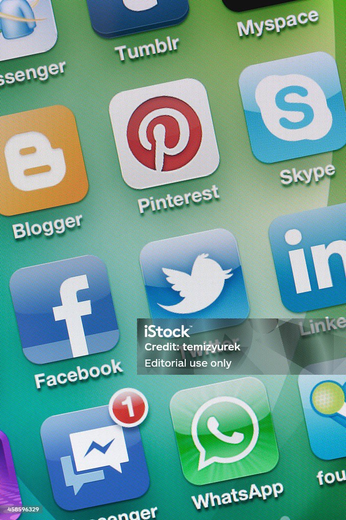 Social-Media-Apps auf dem Apple iPhone 4 Bildschirm - Lizenzfrei Apple Computer Stock-Foto