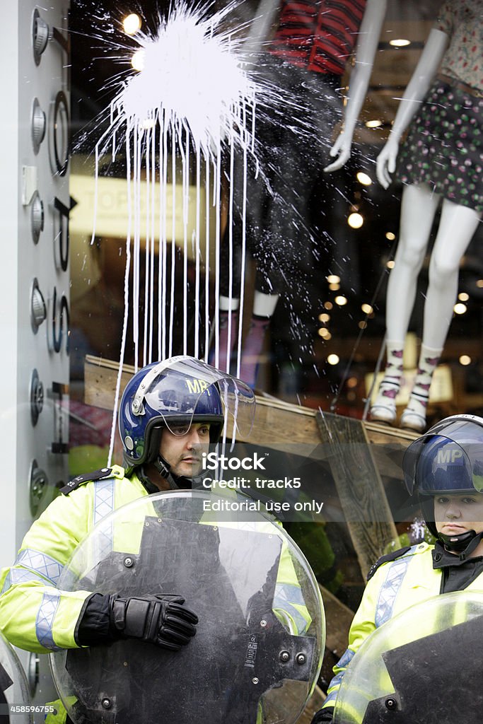 Londres Polícia Anti-Motim vigiando Top comprar, Oxford Circus. - Royalty-free 30-39 Anos Foto de stock