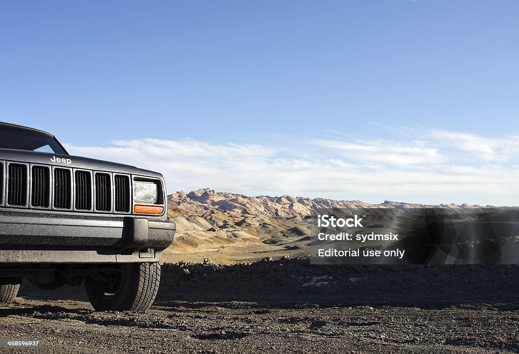 Jeep Cherokee - Foto stock royalty-free di Deserto
