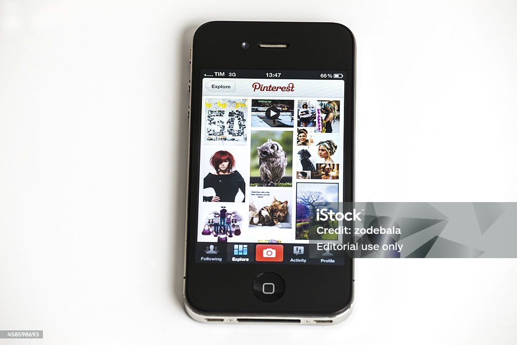 Pinterest aplicativo para Iphone 4 - Foto de stock de Pinterest royalty-free
