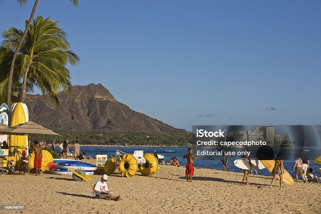 Belo dia na praia de Waikiki - Foto de stock de Amarelo royalty-free