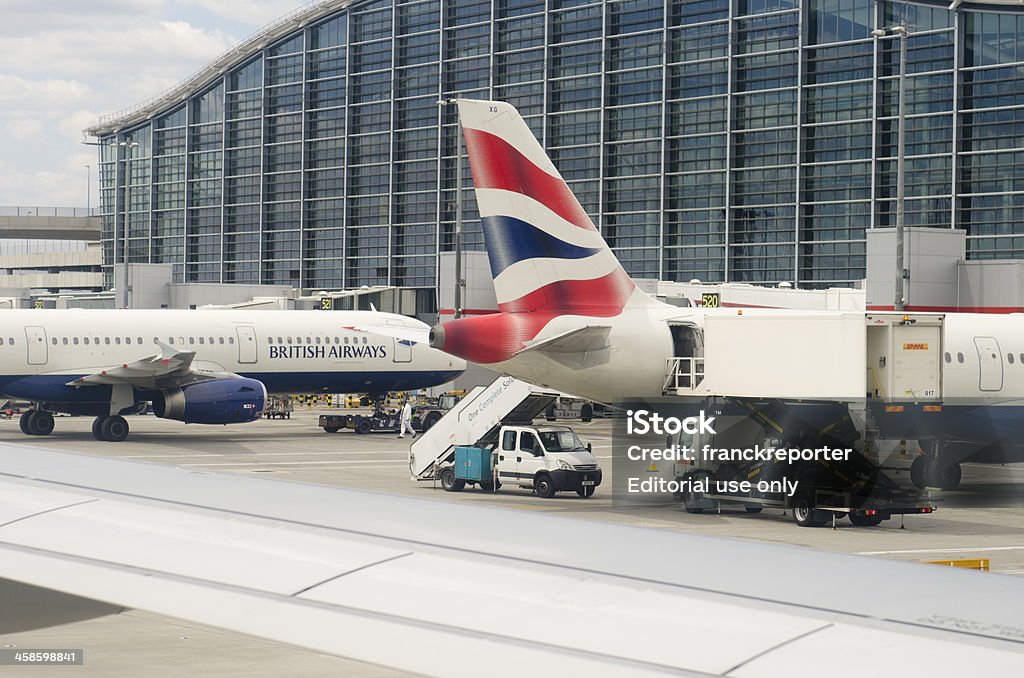 Boeing 767 de British Airways en el Aeropuerto de Heathrow - Foto de stock de Aeropuerto de Heathrow libre de derechos