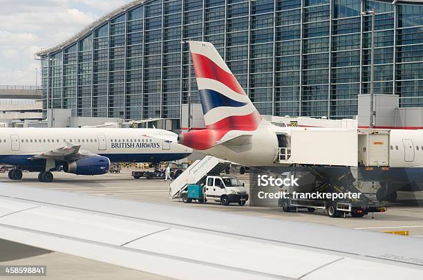 Photo libre de droit de Boeing 767 De British Airways À Laéroport Dheathrow banque d'images et plus d'images libres de droit de Aéroport d'Heathrow