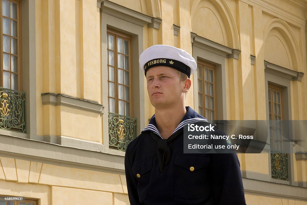 Royal Navy guarda no Palácio do Governo sueco, Estocolmo, Suécia - Foto de stock de Adulto royalty-free