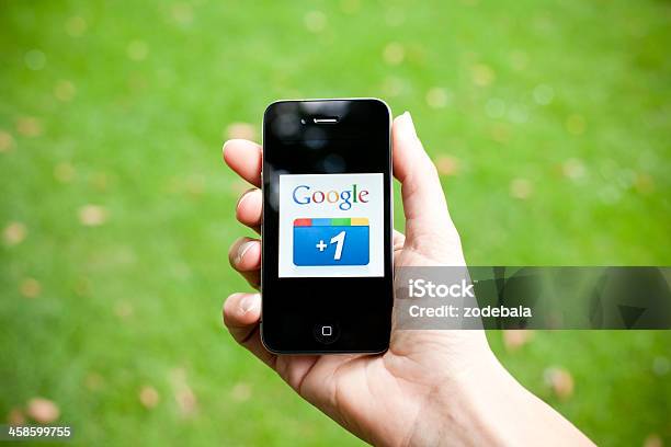 Google Plus Come Pulsante Se Su Iphone 4 Allaperto - Fotografie stock e altre immagini di Google - Marchio