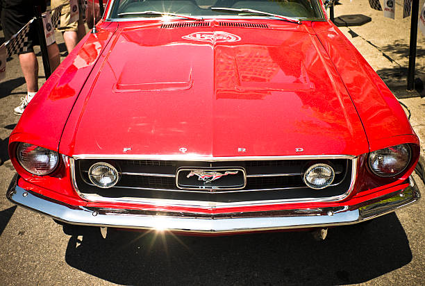 Vermelho 1967 Ford Mustang GT - fotografia de stock