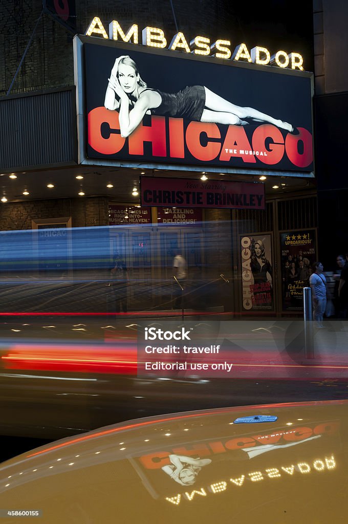 Neon ad para Chicago musical na Broadway - Foto de stock de Alegria royalty-free
