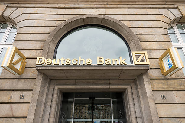 deutsche bank ag branch in frankfurt, germany - deutsche bank 個照片及圖片檔