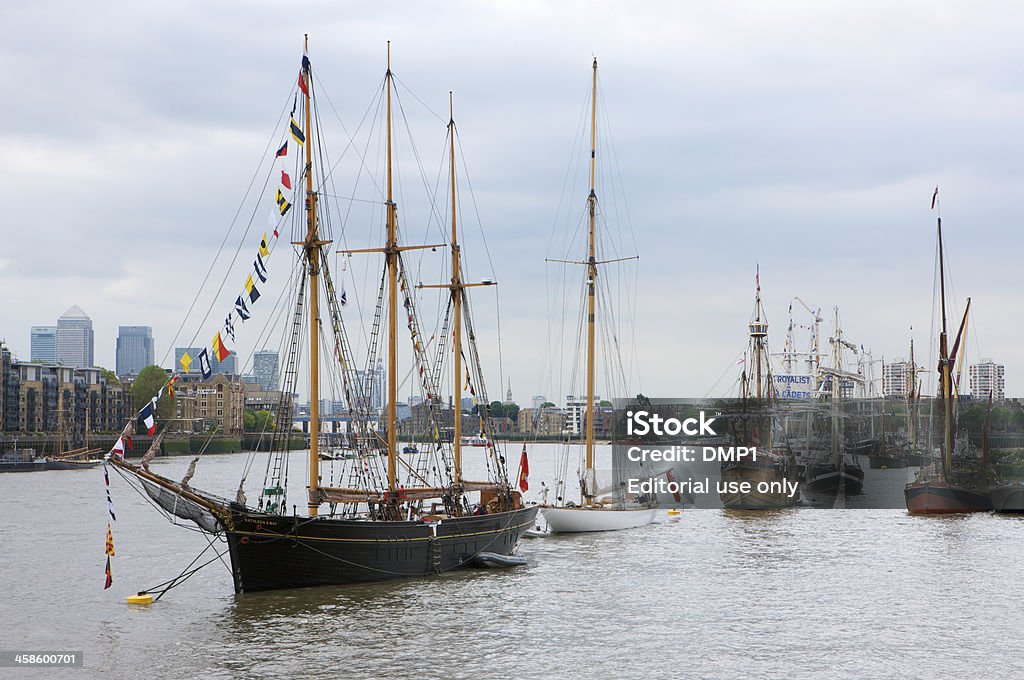 Tall ships per il giubileo di diamante Fiume Pageant - Foto stock royalty-free di 2012