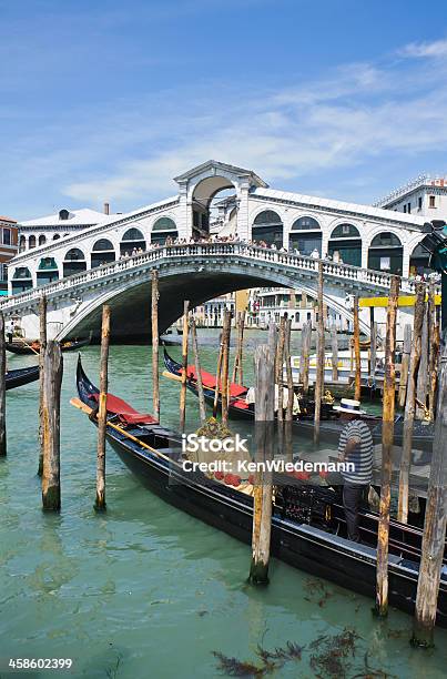 Most Rialto - zdjęcia stockowe i więcej obrazów Architektura - Architektura, Element architektoniczny, Europa - Lokalizacja geograficzna