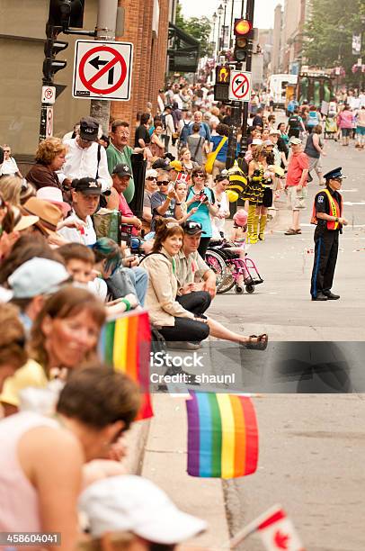 Foto de Halifax Pride Parade e mais fotos de stock de 2011 - 2011, Adulto, Andar