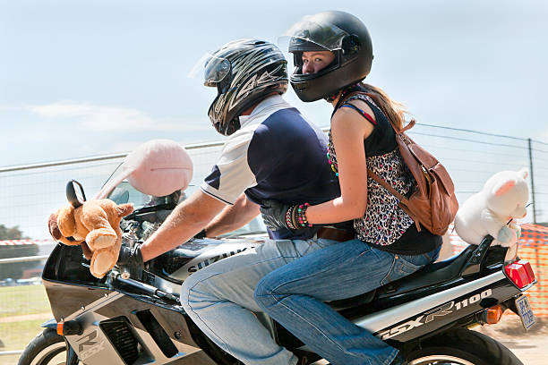 motociclistas que chegam a execução de brinquedo - stuffed animal imagens e fotografias de stock