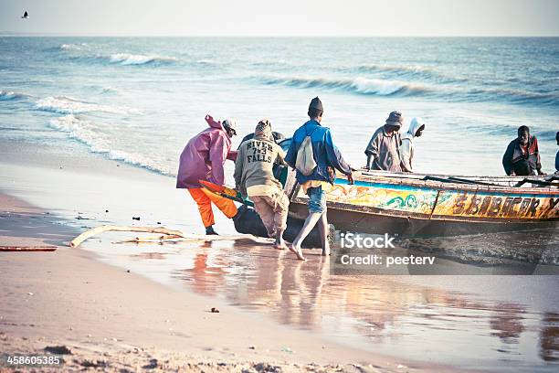 Photo libre de droit de African Pêche Action banque d'images et plus d'images libres de droit de Adulte - Adulte, Afrique, Afrique de l'Ouest