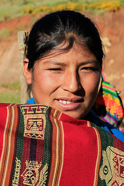 retrato de mujer quechua - quechuas lamistas fotografías e imágenes de stock