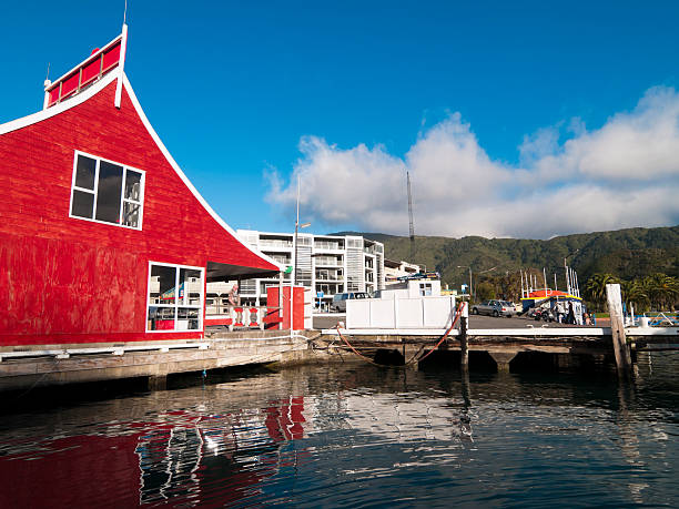 picton ハーバー、ニュージーランド - queen charlotte sound ストックフォトと画像