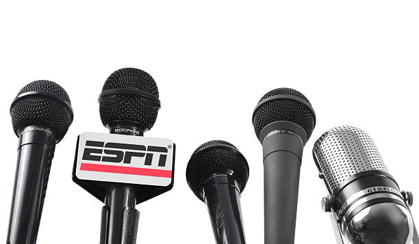 cinco micrófonos y espn mic bandera - five objects audio fotografías e imágenes de stock