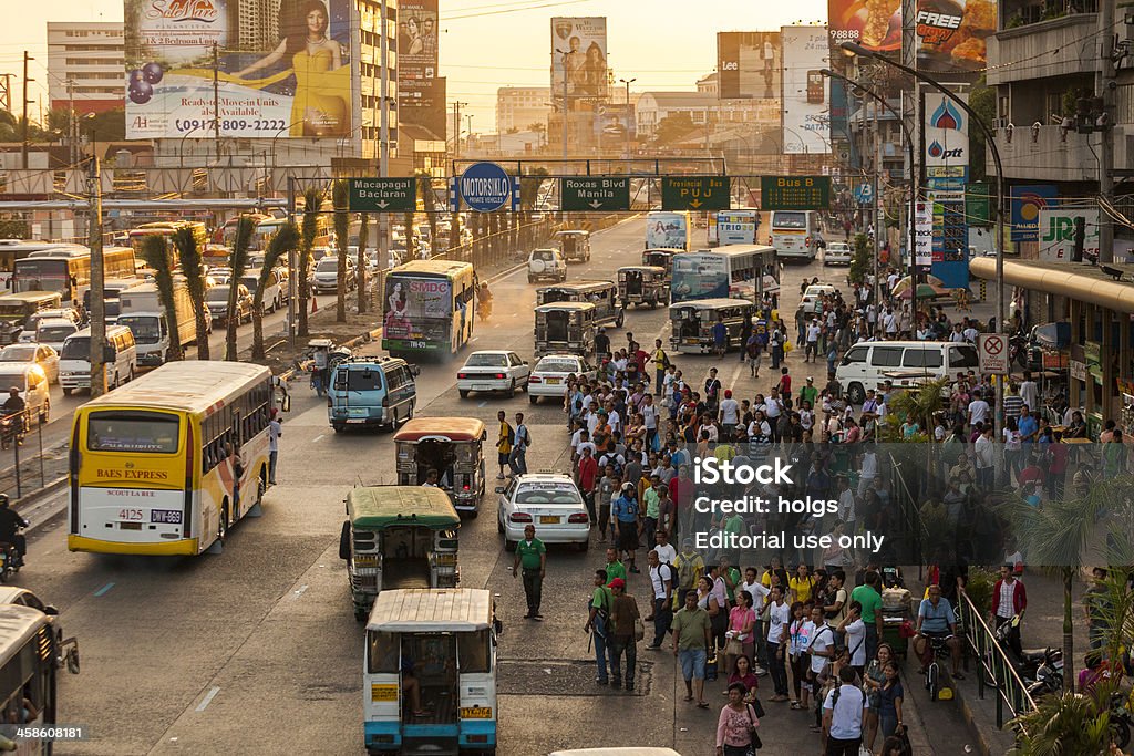 Manila, Filipinas y jeepney parada de autobús - Foto de stock de Filipinas libre de derechos