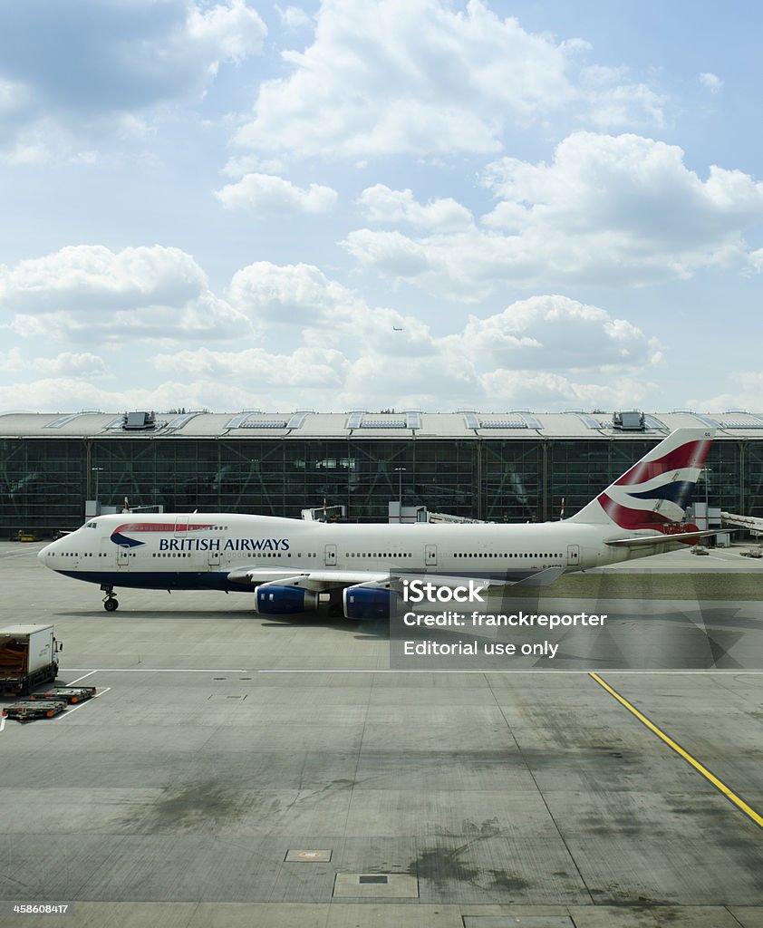Boeing 747 di British Airways dall'aeroporto di Heathrow - Foto stock royalty-free di Aeroporto di Heathrow
