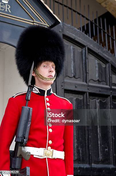 Cerimonia Di Protezione Del Piede St Jamess Palace London - Fotografie stock e altre immagini di Cambio della guardia