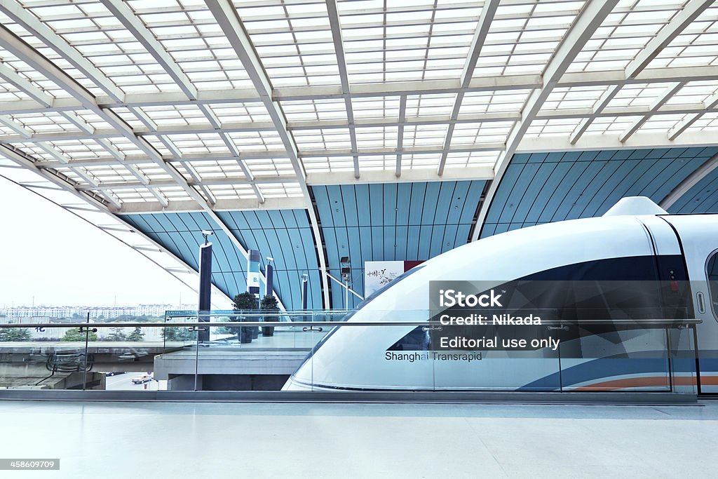 Futuristische high-speed-Zug - Lizenzfrei Abwarten Stock-Foto