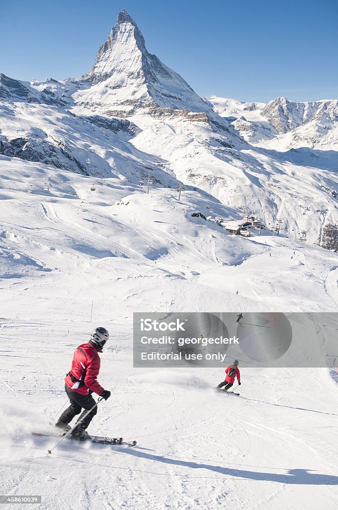 Sciatori a Zermatt in Svizzera - Foto stock royalty-free di Zermatt