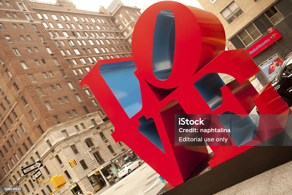 LOVE sculpture en la ciudad de Nueva York - Foto de stock de Amor - Sentimiento libre de derechos