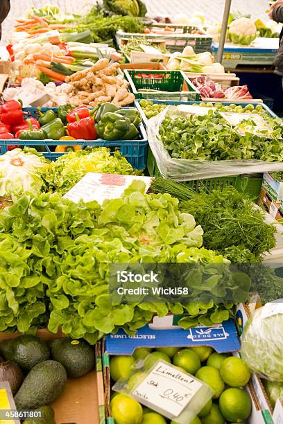 Verdure Fresche Sul Mercato Degli Allevatori - Fotografie stock e altre immagini di Affari - Affari, Alimentazione sana, Alimento di base