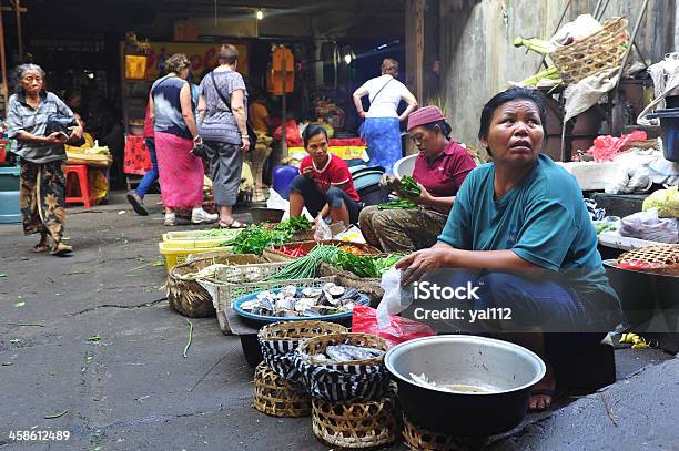 Asian Markt Stockfoto und mehr Bilder von Anstrengung - Anstrengung, Armut, Asiatische Kultur