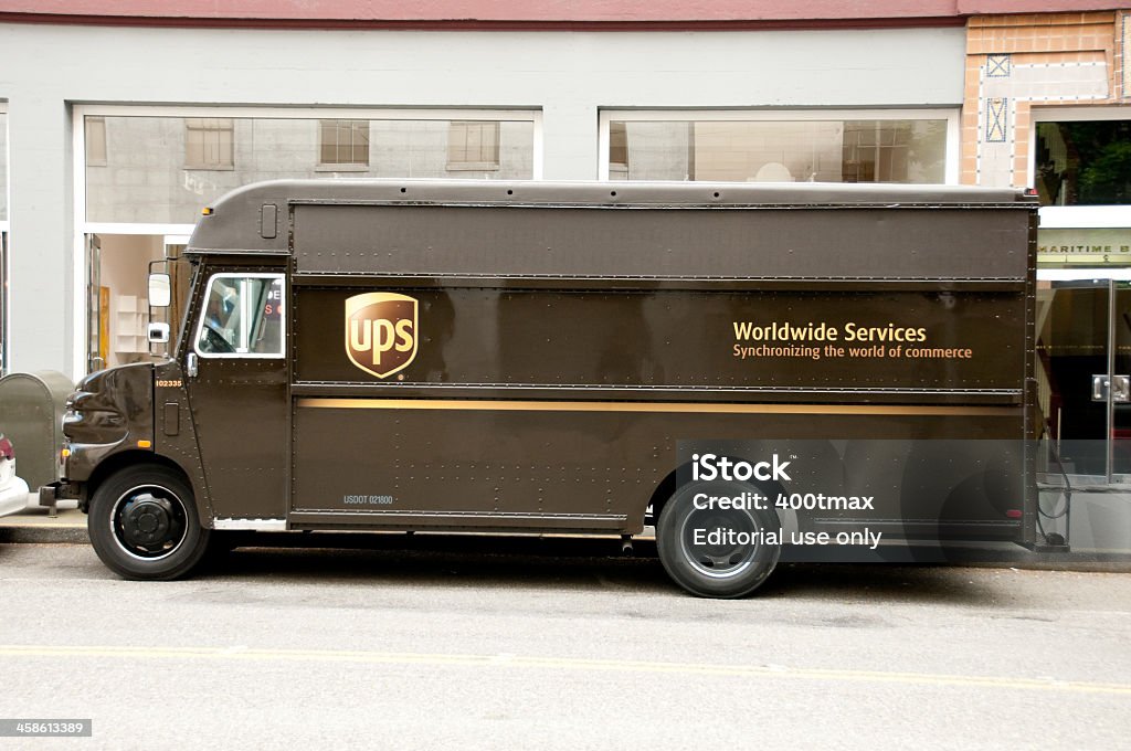 Camion di spedizione UPS - Foto stock royalty-free di United Parcel Service