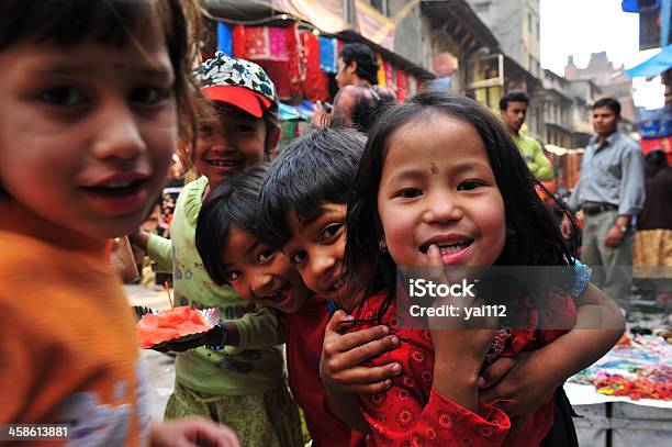 Nepalese Childdren - Fotografie stock e altre immagini di Bambino - Bambino, Nepal, Bambini maschi