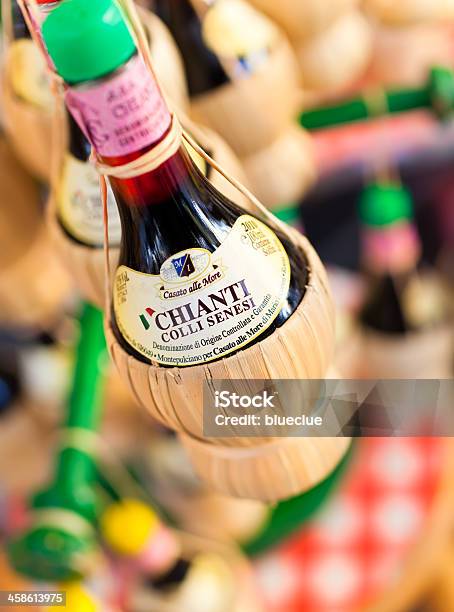 Del Chianti - Fotografie stock e altre immagini di Valle del Chianti - Valle del Chianti, Bottiglia di vino, Alchol