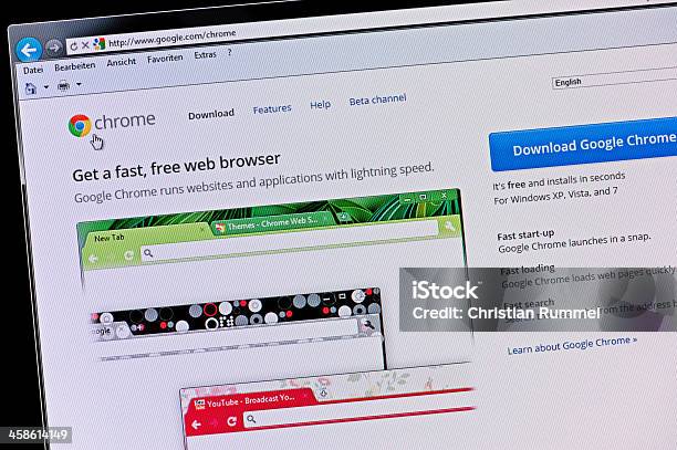 Google Chromemakro Strzał Z Real Ekranie Monitora - zdjęcia stockowe i więcej obrazów Google - Brand-name - Google - Brand-name, Pobierać, Wyszukiwarka