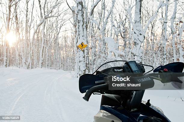 Foto de Snowmobiling e mais fotos de stock de Atividade Recreativa - Atividade Recreativa, Atividades de Fins de Semana, Editorial