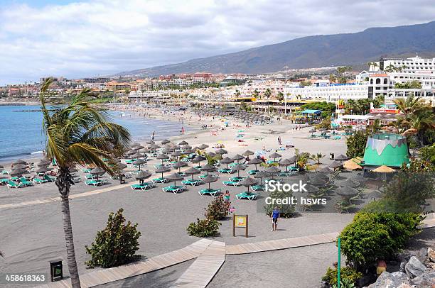 Strand Und Stadtansicht Von Playa De Las Americas Tenerife Spanien Stockfoto und mehr Bilder von Arona - Tenerife