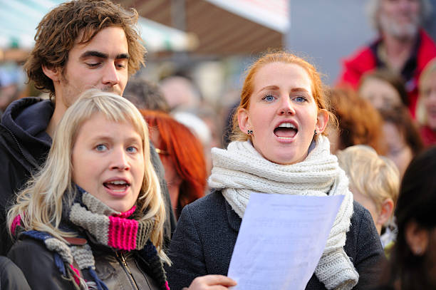 holenderski protest przeciwko rząd cięcia na kultura i sztuka - men editorial musician music zdjęcia i obrazy z banku zdjęć