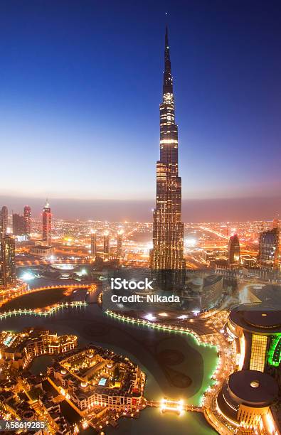 Burj Dubai Em Dubai - Fotografias de stock e mais imagens de Alto - Descrição Física - Alto - Descrição Física, Anoitecer, Ao Ar Livre