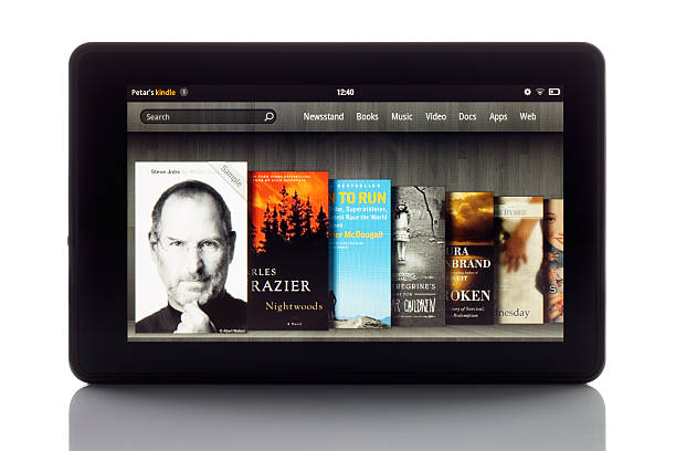 amazon kindle fire, con tracciati di ritaglio - steve jobs foto e immagini stock