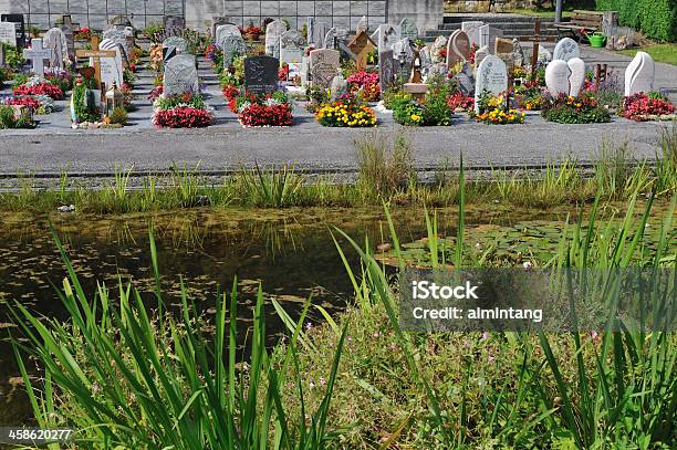 Cementerio De Interlaken Foto de stock y más banco de imágenes de Cementerio - Cementerio, Color - Tipo de imagen, Destinos turísticos