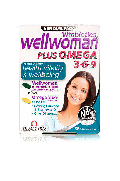 vitabiotics wellwoman vitaminen - wellwoman stock-fotos und bilder