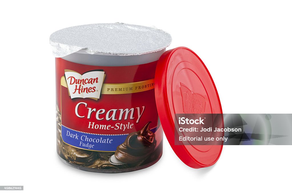 Duncan Hines Home-Style Cake frosting Cinnaminson, New Jersey, USA - April 14, 2011: Product shot of a can of Dark Chocolate Fudge, Creamy Homestyle Premium Frosting by the brand name Duncan Hines. With an easy off plastic lid.The Duncan Hines brand is now owned by Pinnacle Foods Brand Name Stock Photo