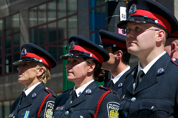 canadian polícia no nypd cerimônia memorial, 9 de setembro de 2011, nova york - editorial shadow new york city manhattan - fotografias e filmes do acervo