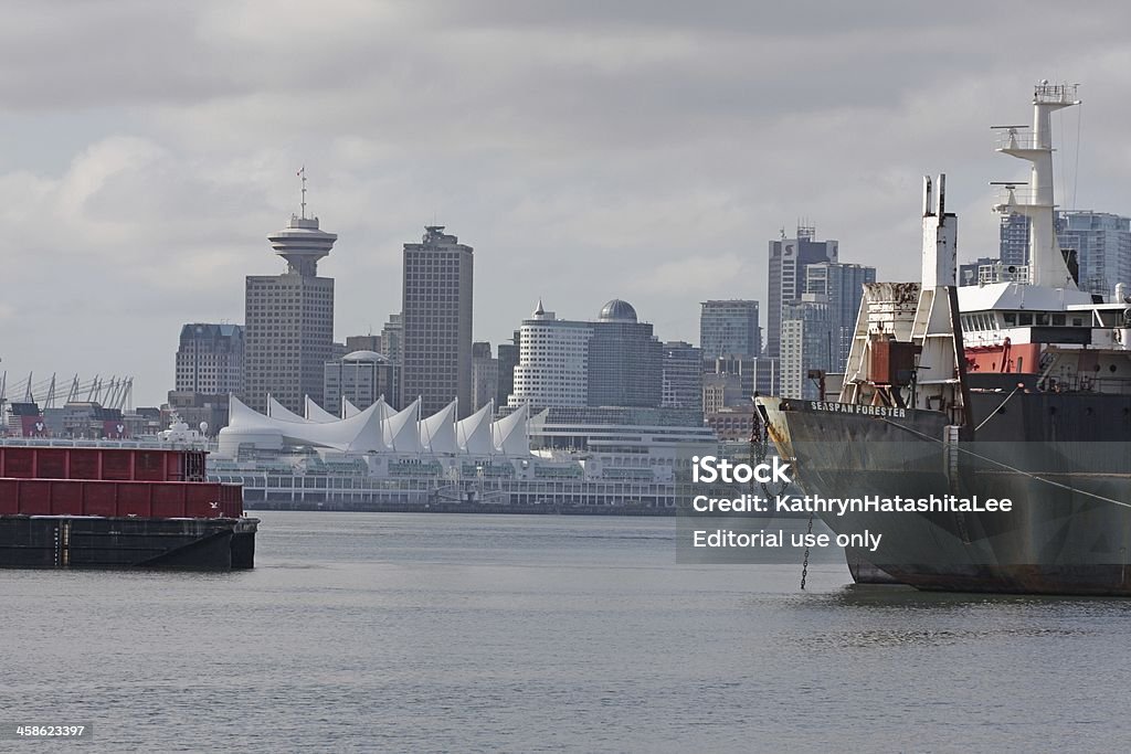 Судно технического флота и города, Ванкувер Харбор, Burrard Inlet, Канада - Стоковые фото Архитектура роялти-фри