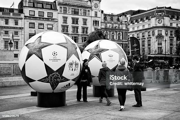 Champions League Evento In Trafalgar Square - Fotografie stock e altre immagini di UEFA Champions League - UEFA Champions League, Sfera, UEFA
