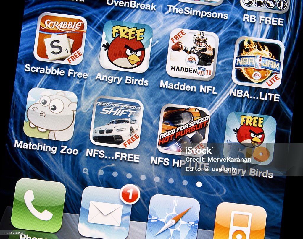 Juegos en Iphone 4 - Foto de stock de Angry Birds - Videojuego libre de derechos