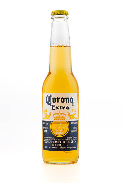 Cerveja Corona Extra - foto de acervo