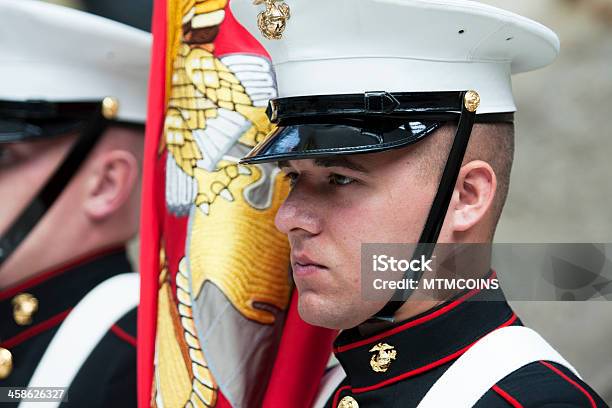 Marine Corps Guardia Dei Colori - Fotografie stock e altre immagini di Adulto - Adulto, Amore, Autorità